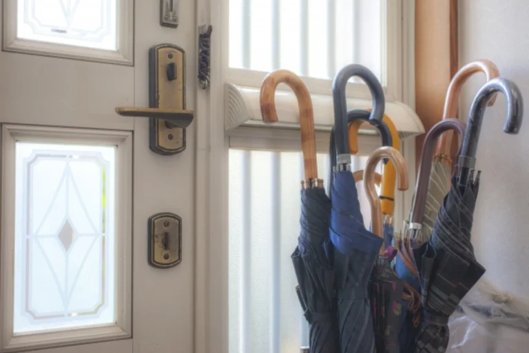 玄関の家族の傘